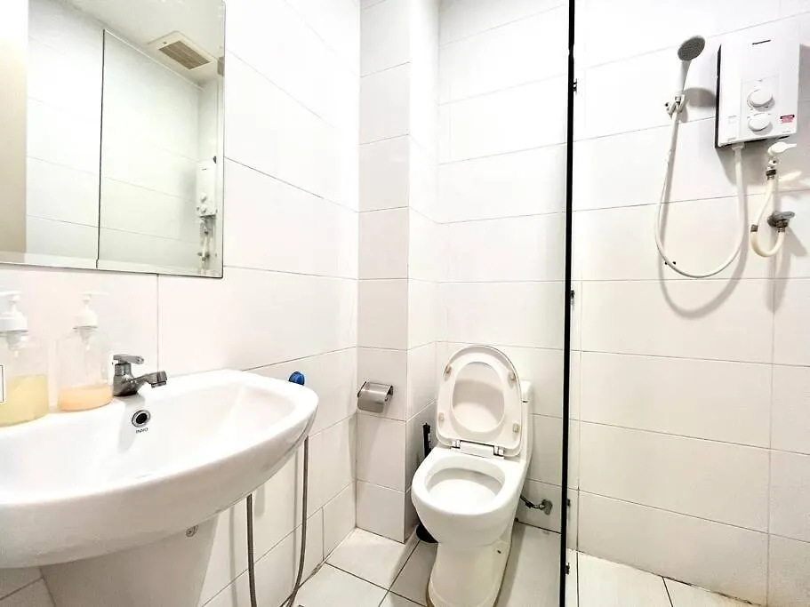 Grand Suite @ The Wave Residence-Cozy 2-Br Retreat: Ac, Street Views & Games Malacca